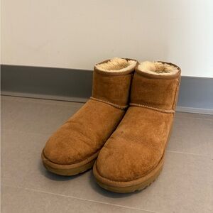 Original UGG Small Classic (size 8)
